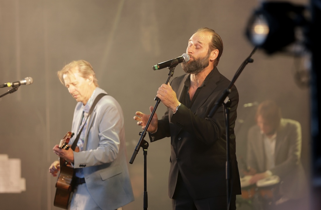 ÅLMAN BROTHERS: Gjorde seg at Lars og Stein Torleif Bjella fra downtown Ål sang sammen som en utgave av, ja ...du vet ... Foto: Vidar Ruud