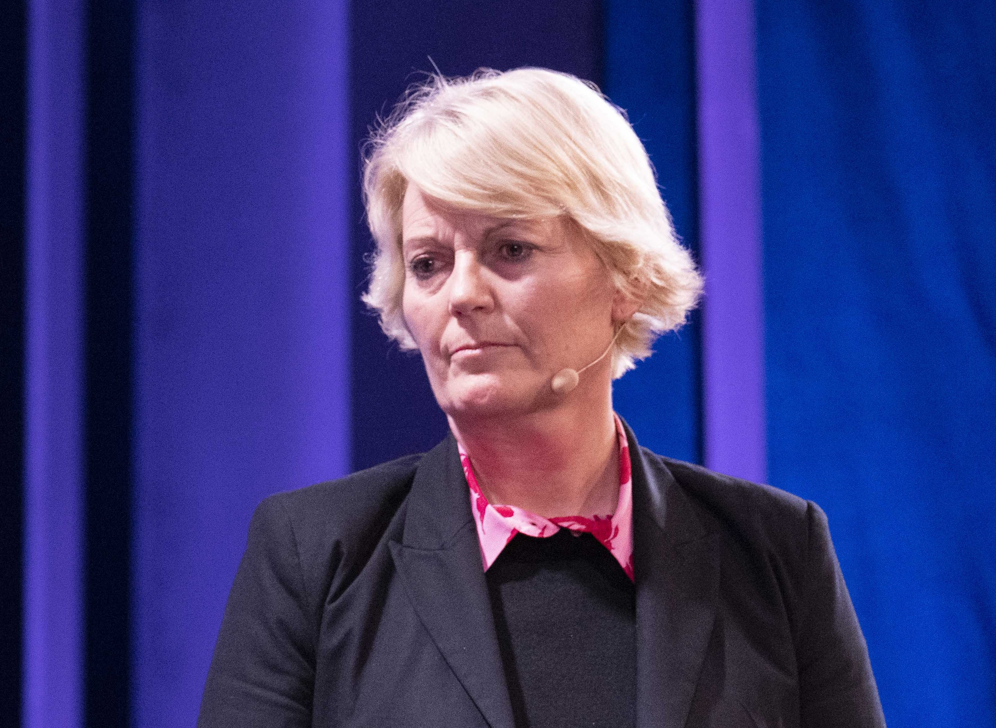 Fra debatt under NMD Medieundersøkelsen i 2023. Foto: Thor Brødreskift, via Wikimedia Commons. Bildet er beskåret.